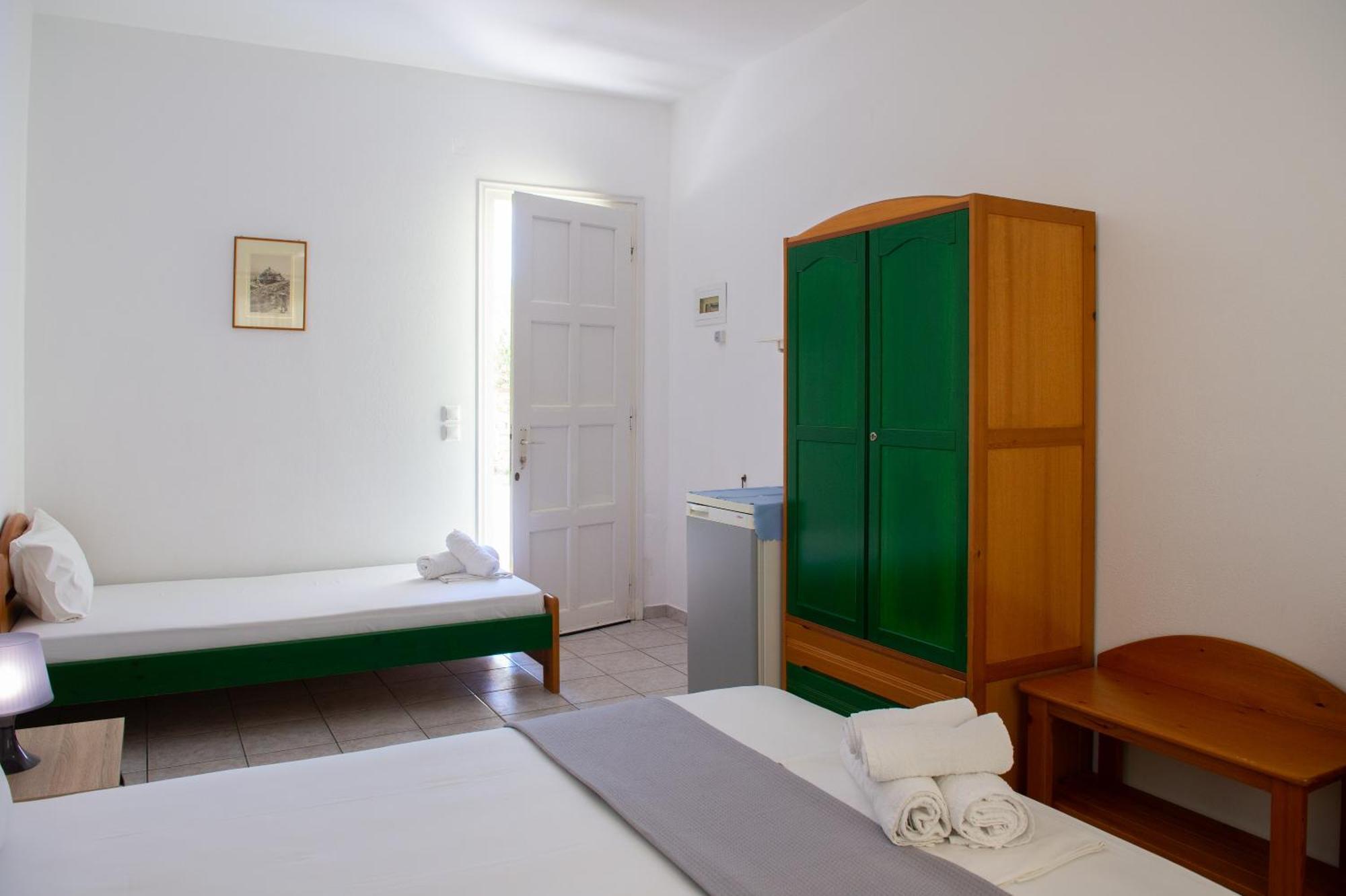 Morpheas Pension Rooms & Apartments Kamáresz Szoba fotó